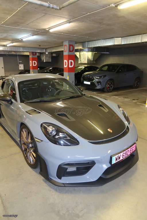 Porsche Cayman GT4 RS